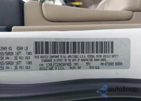 2017 Jeep Grand Cherokee Overland 4X4 z USA, uszkodzony, nr VIN 1C4RJFCG3HC607455